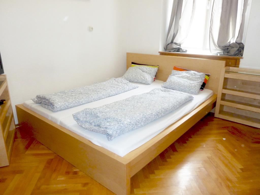 Apartment Jakominiplatz Грац Номер фото